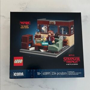LEGO Stranger Things Radio Station Set - Black, Brown, Green